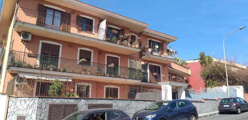 palazzo con facciata rosa